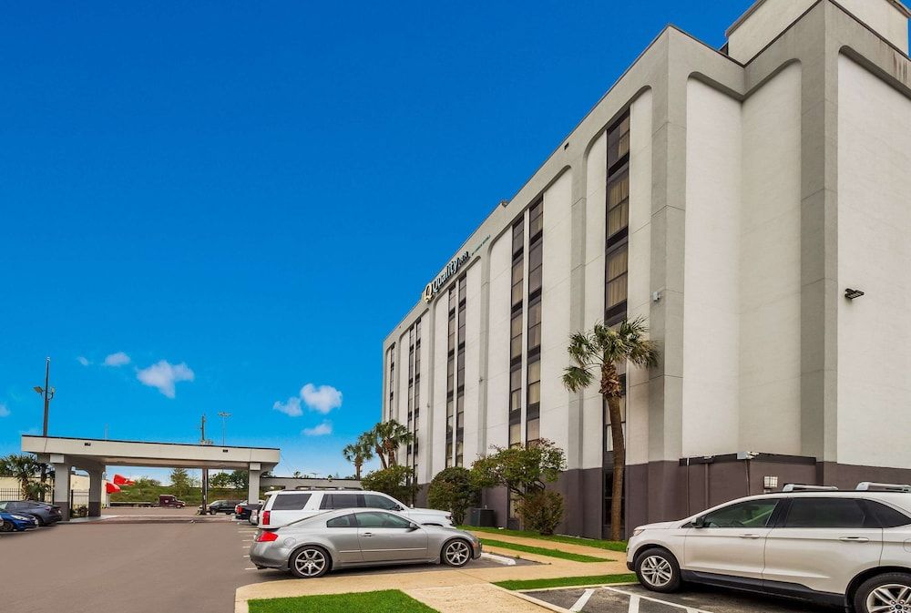 undefined Quality Inn 3