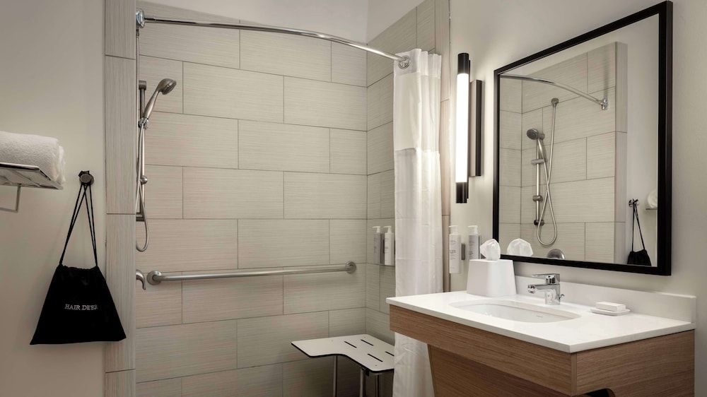 undefined Spark by Hilton Houston Bush Intercontinental Airport 6