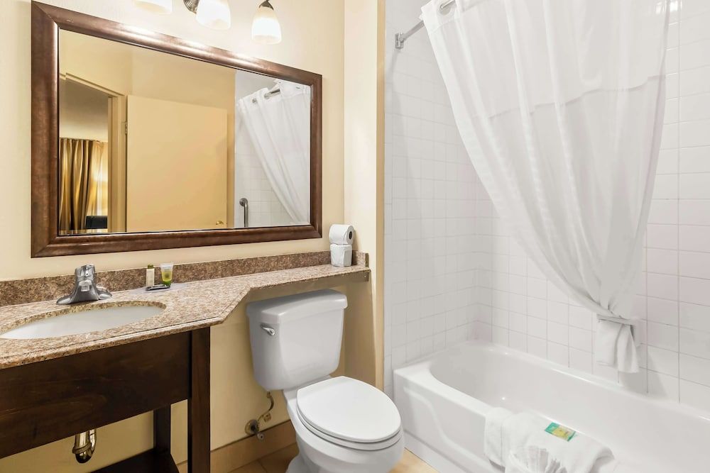 Sonesta Essential NW Houston Room, 1 King Bed, Non Smoking 4