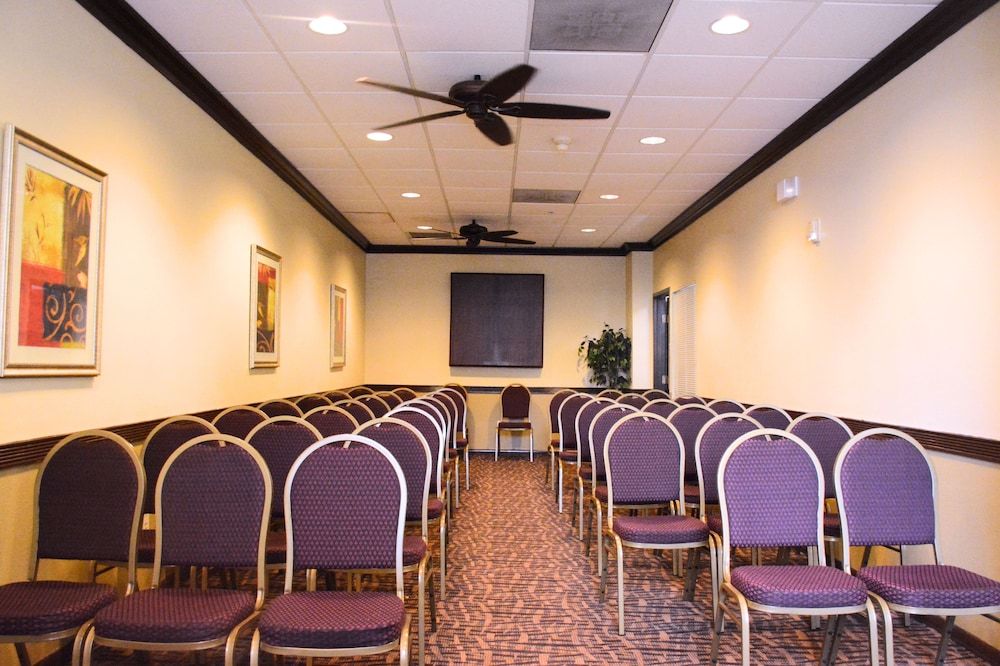 undefined Comfort Suites Bush Intercontinental Airport 5