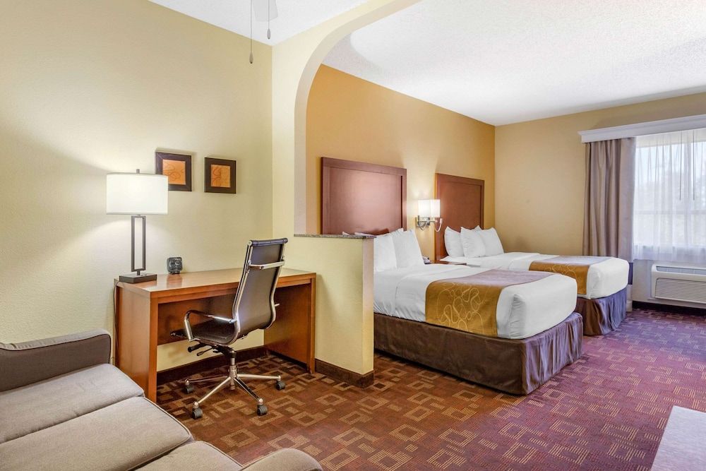 undefined Comfort Suites - Near The Galleria