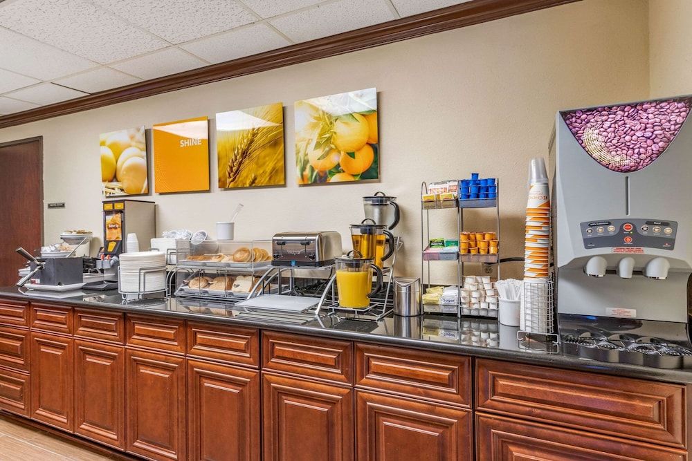 undefined Comfort Suites - Near The Galleria 8