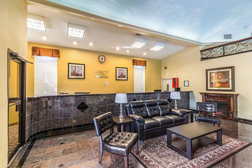 undefined Quality Suites North 8