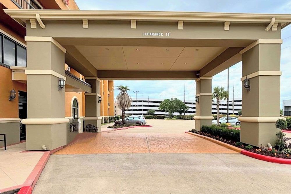 undefined Comfort Suites Westchase Houston Energy Corridor 10