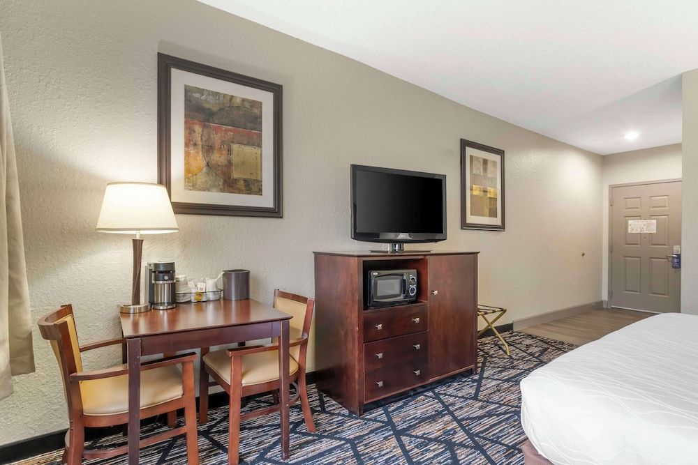 undefined Best Western Plus Hobby Airport Inn & Suites 10