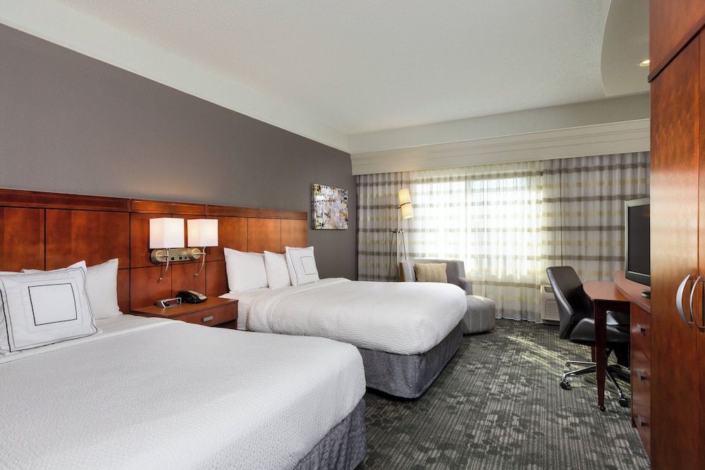 undefined Courtyard by Marriott Houston by the Galleria 2