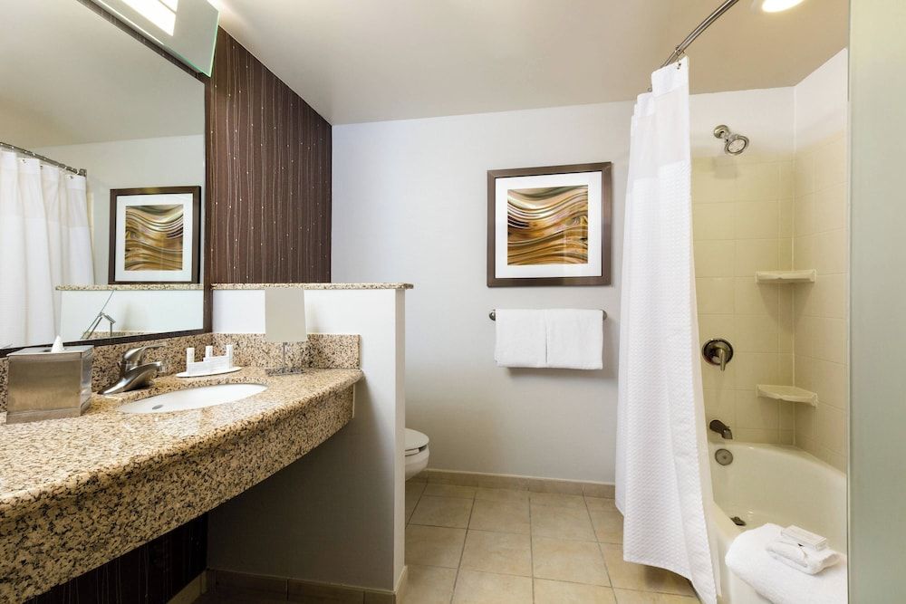undefined Courtyard by Marriott Houston by the Galleria 8