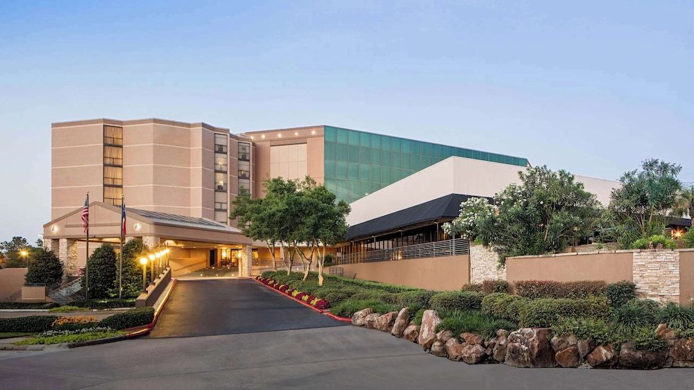 undefined Sonesta Hotel Houston IAH Airport 4