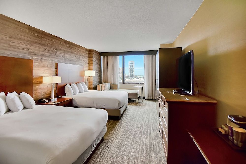 undefined DoubleTree by Hilton Hotel & Suites Houston by the Galleria 9