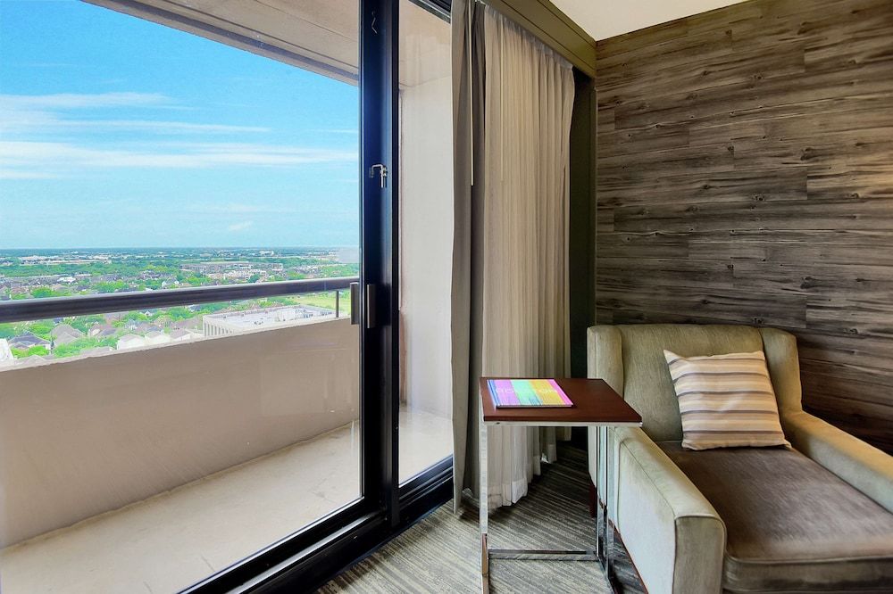DoubleTree by Hilton Hotel & Suites Houston by the Galleria