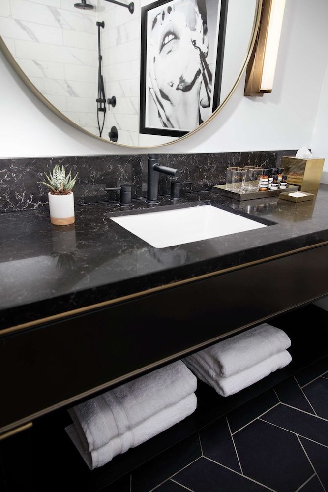 C. Baldwin, Curio Collection by Hilton Room, 2 Queen Beds 4