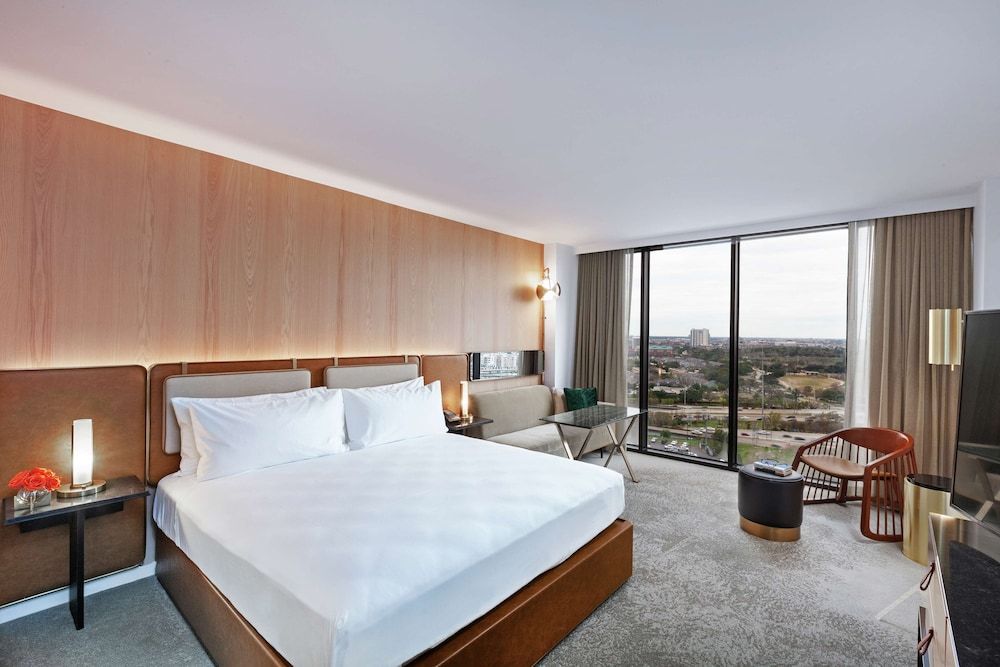 undefined C. Baldwin, Curio Collection by Hilton 5