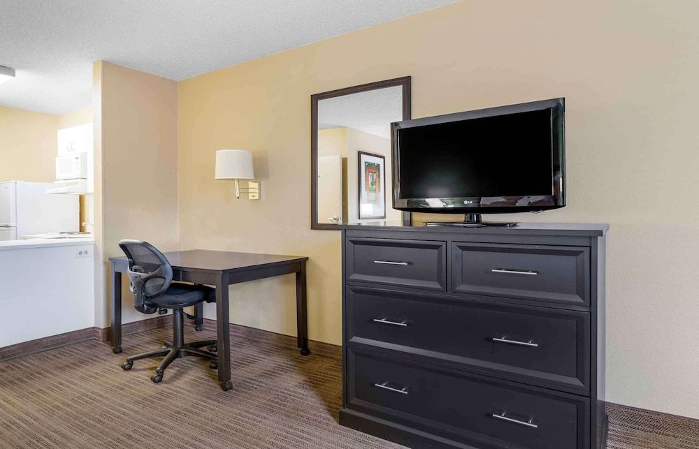 Extended Stay America Suites Houston Galleria Westheimer Studio 6
