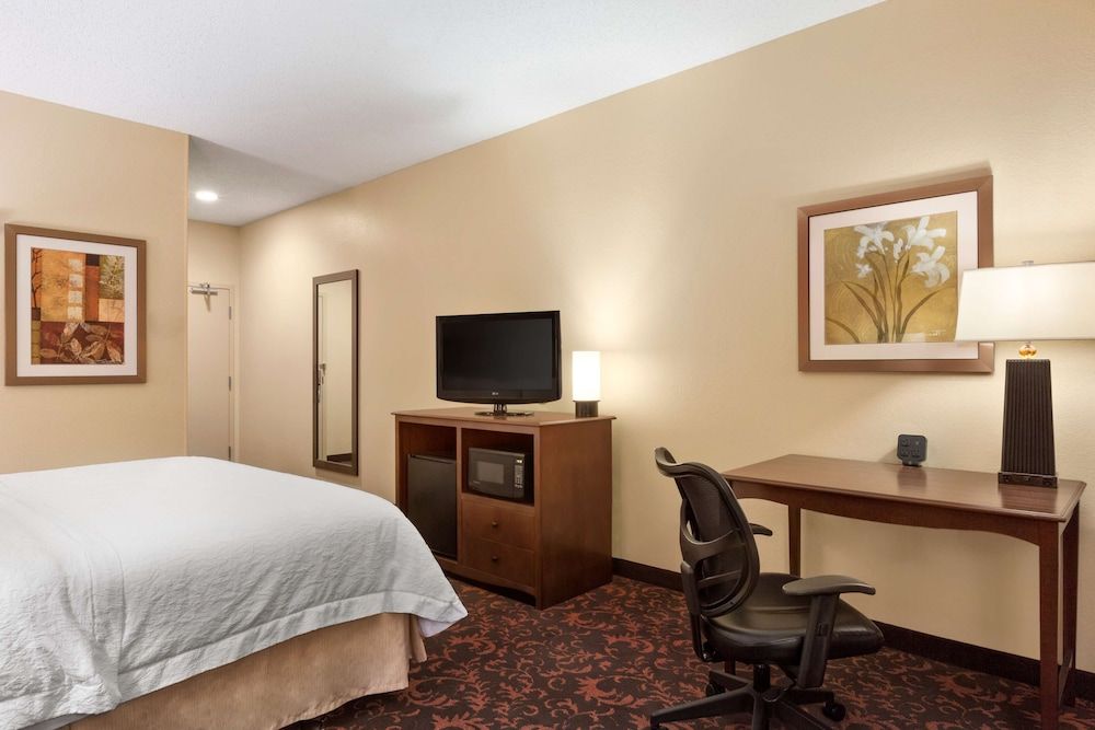 undefined Hampton Inn Houston-Willowbrook Mall 2