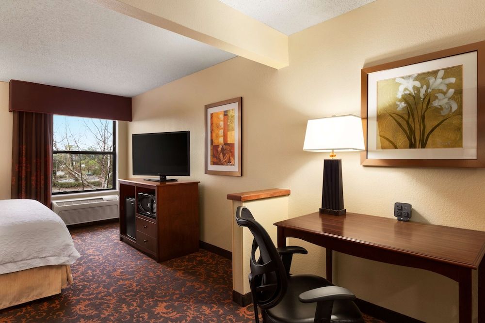 undefined Hampton Inn Houston-Willowbrook Mall 4