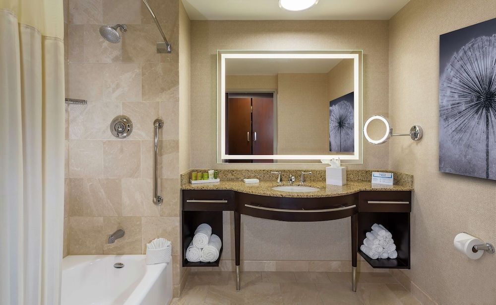 Hilton Americas-Houston Room, 2 Queen Beds, Accessible 7