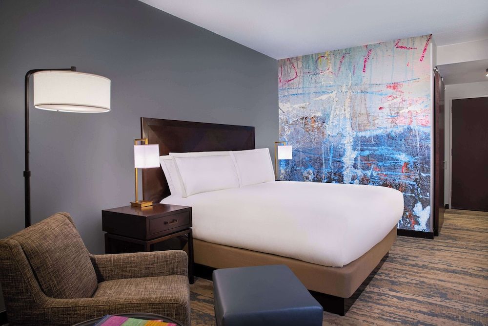 Executive Room, 1 King Bed, Accessible (Roll-In Shower)