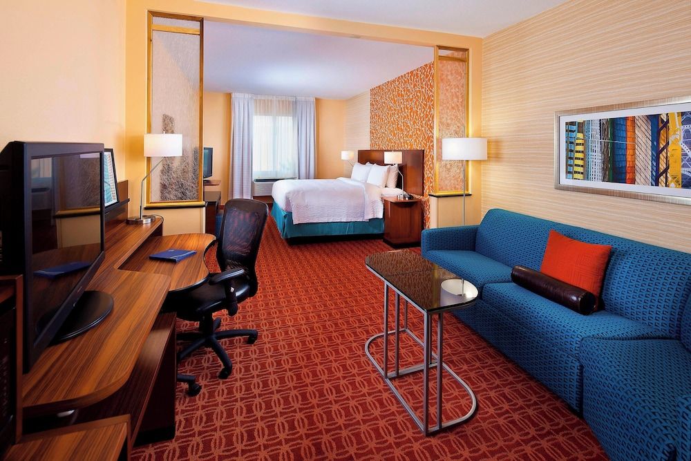undefined Fairfield Inn & Suites by Marriott Houston Hobby Airport.