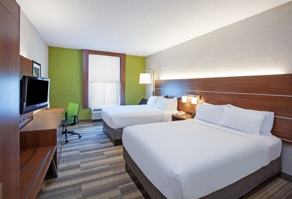 undefined Holiday Inn Express & Suites Houston - Memorial Park Area by IHG