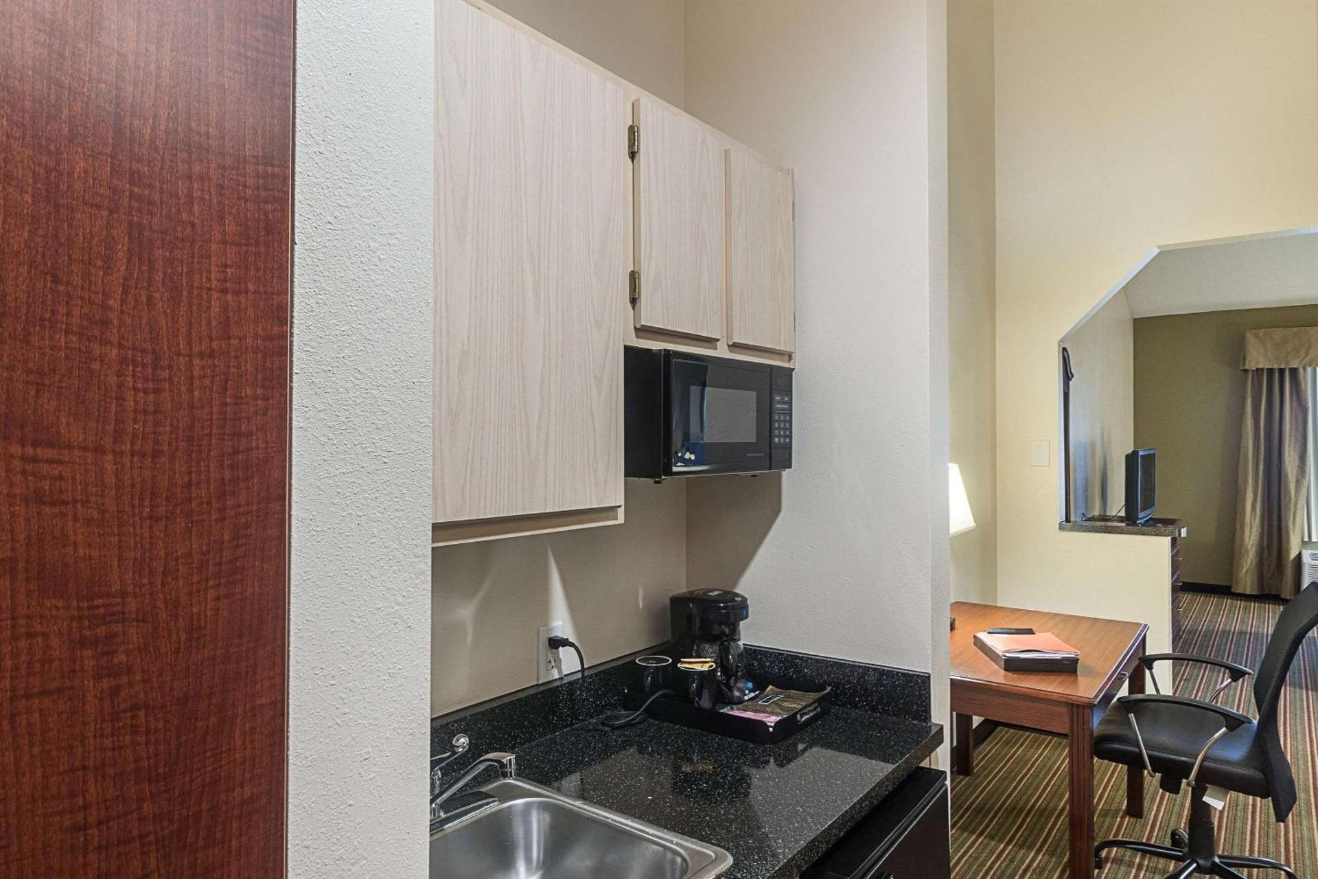 undefined Quality Inn & Suites West Chase 5