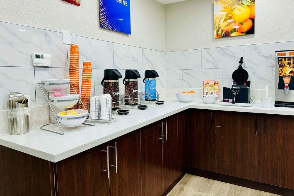 undefined Comfort Inn & Suites Houston I-10 West Energy Corridor 4