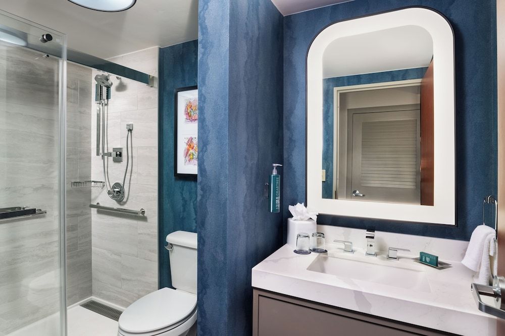 DoubleTree by Hilton Houston Medical Center Hotel & Suites Room, 2 Queen Beds 3