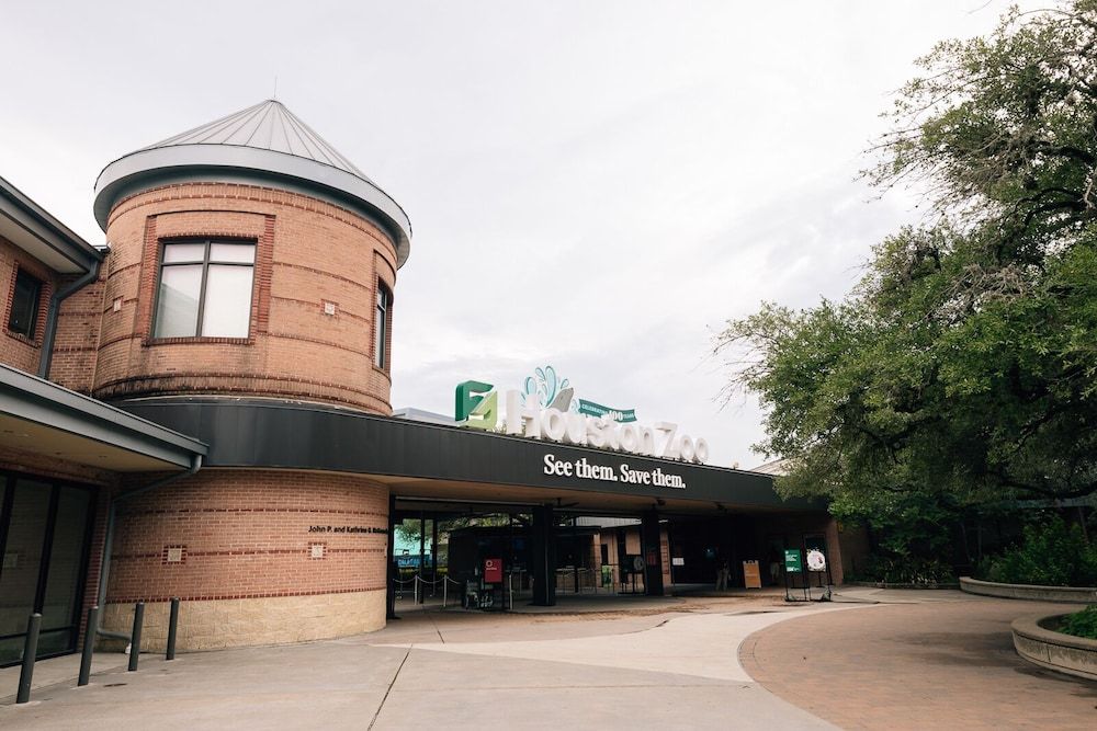 undefined DoubleTree by Hilton Houston Medical Center Hotel & Suites 9