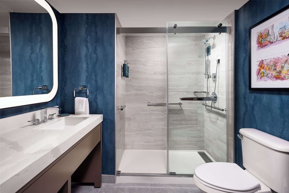 DoubleTree by Hilton Houston Medical Center Hotel & Suites Room, 2 Queen Beds 5