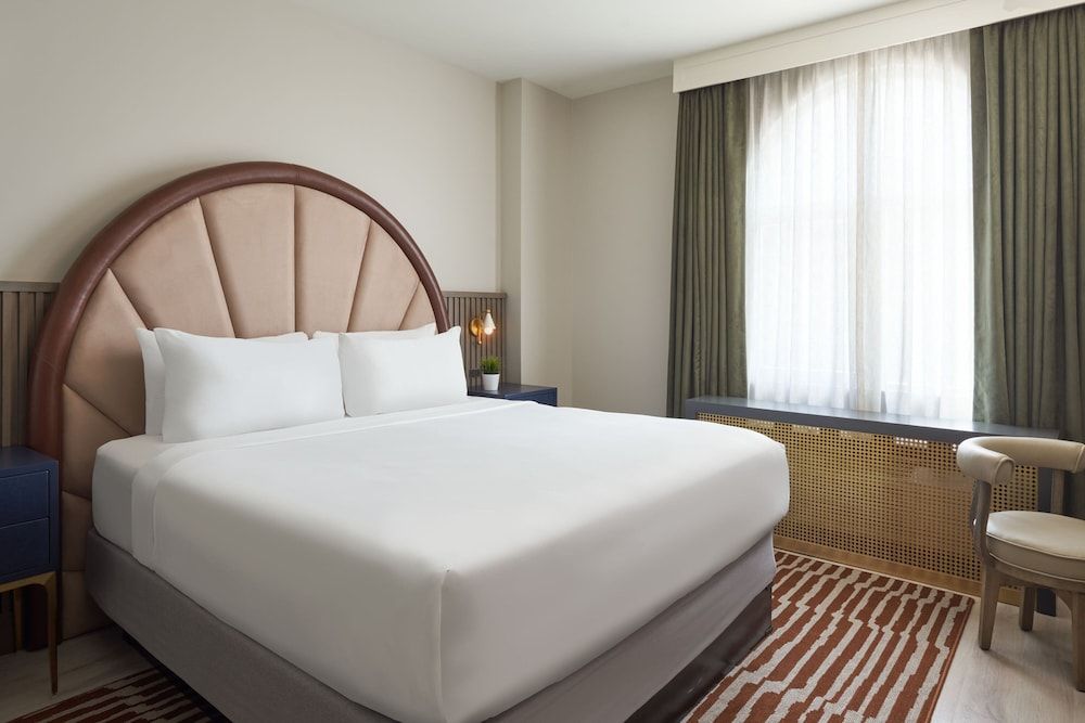 undefined Hotel Vesper, Houston, a Tribute Portfolio Hotel 6