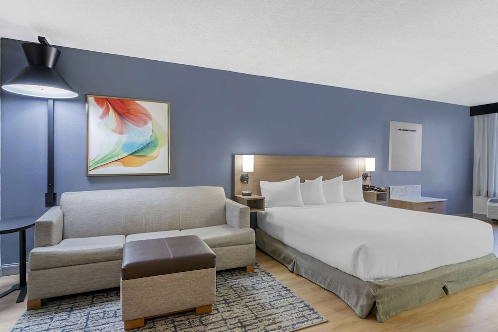 Hyatt Place Houston-North Standard Room, 1 King Bed 3