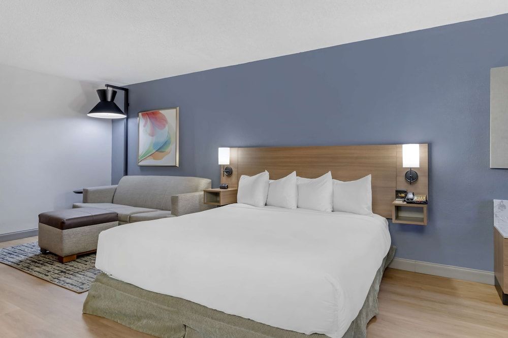 Hyatt Place Houston-North Standard Room, 1 King Bed 4