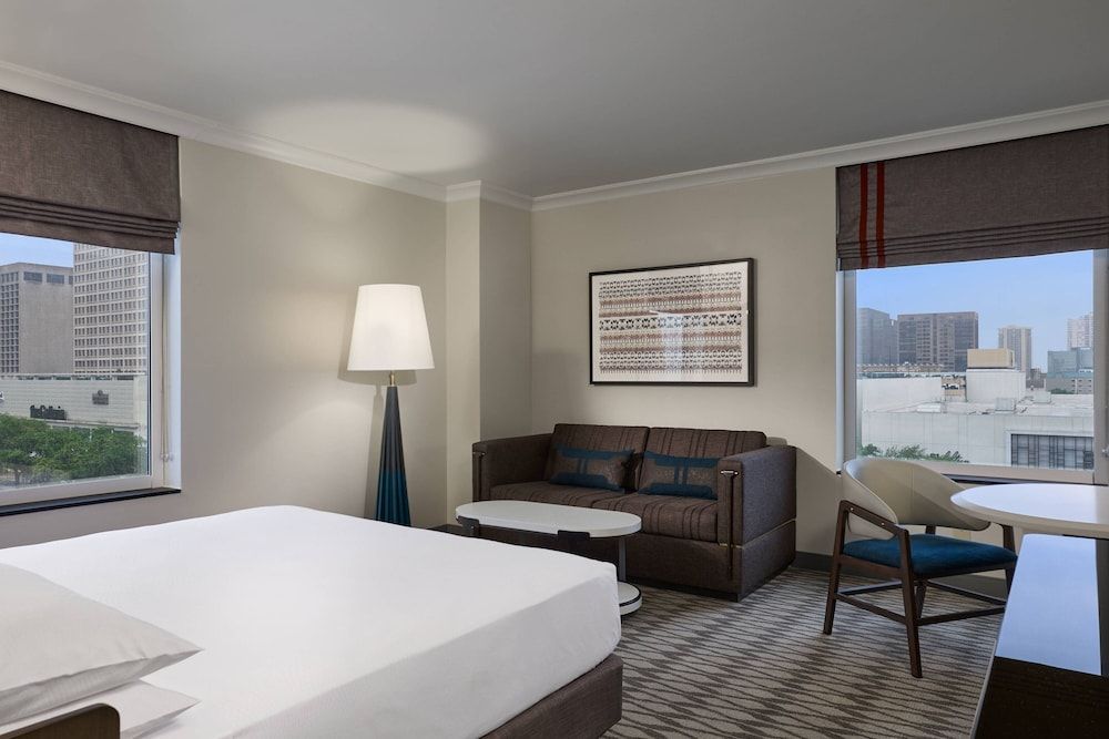 Room, 1 King Bed, Corner