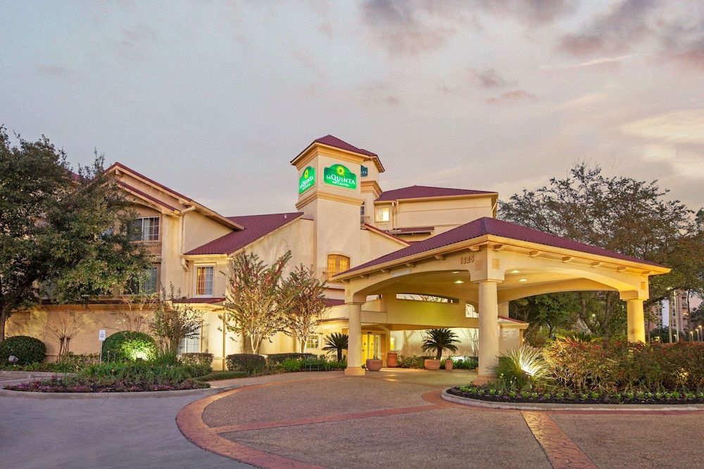 undefined La Quinta Inn & Suites by Wyndham Houston Galleria Area