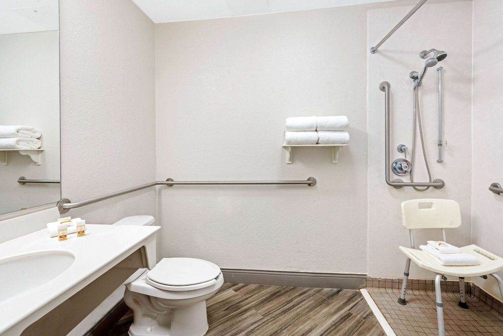 La Quinta Inn & Suites by Wyndham Houston West Park 10 Room, 2 Double Beds, Accessible (Mobility Accessible) 5