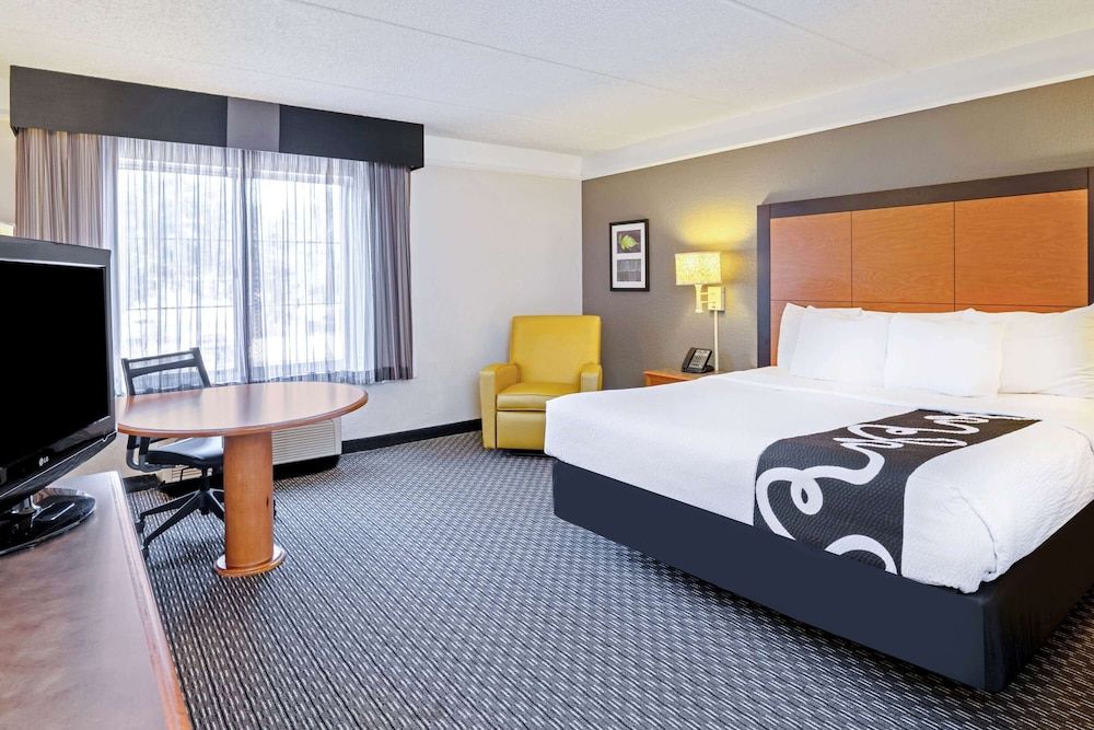 undefined La Quinta Inn & Suites by Wyndham Houston West Park 10 4