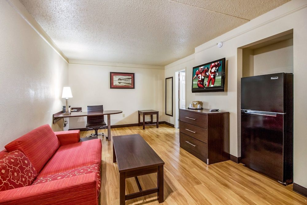 undefined Red Roof Inn Houston East – I-10 10