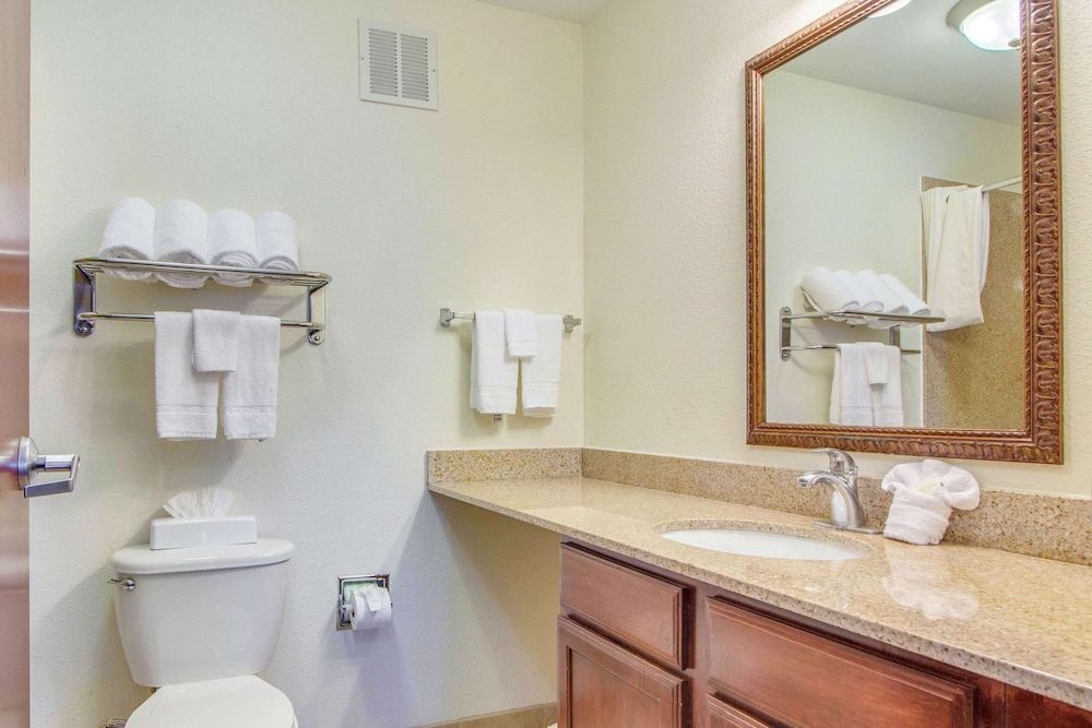 undefined MainStay Suites Texas Medical Center/Reliant Park 7