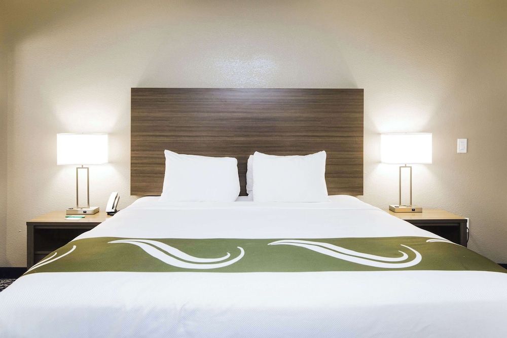 Quality Suites Houston Hobby Airport