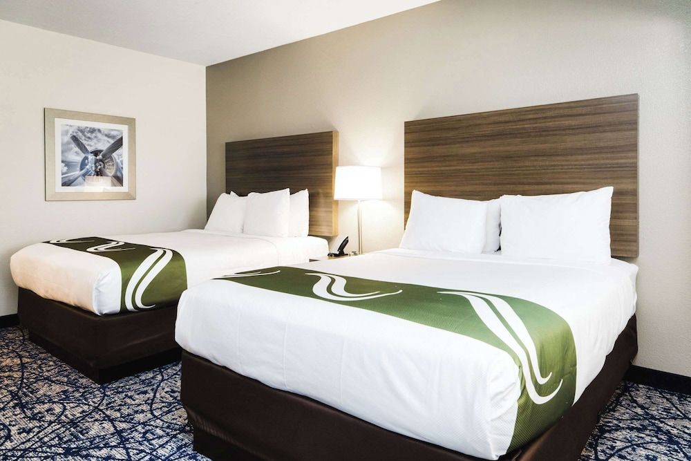 undefined Quality Suites Houston Hobby Airport 2