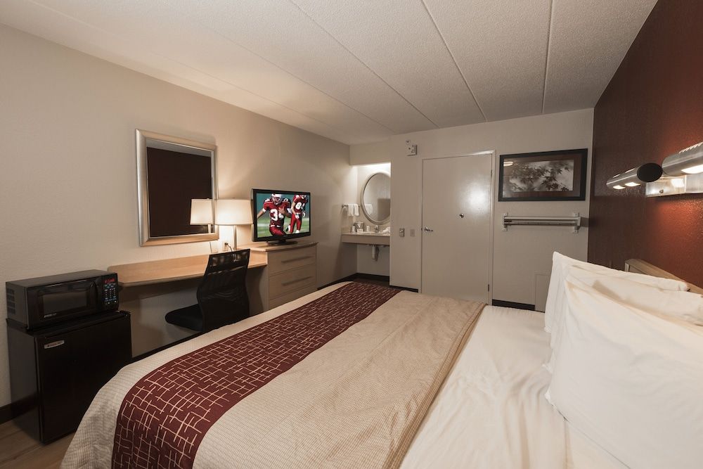 undefined Red Roof Inn Houston - Westchase 4