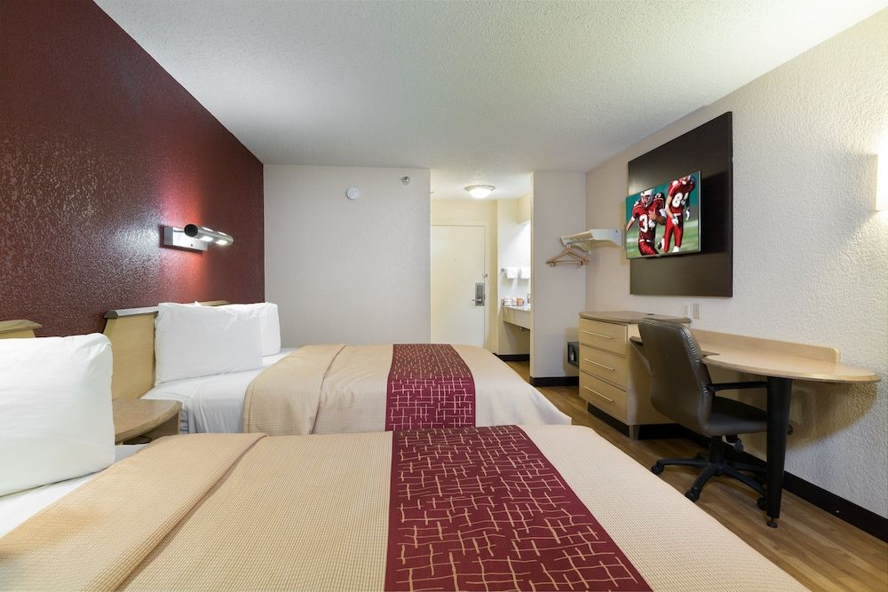 Red Roof Inn Houston - Westchase Deluxe Room, 2 Double Beds, Smoking 2