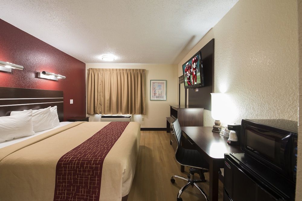 undefined Red Roof Inn Houston - Brookhollow 4