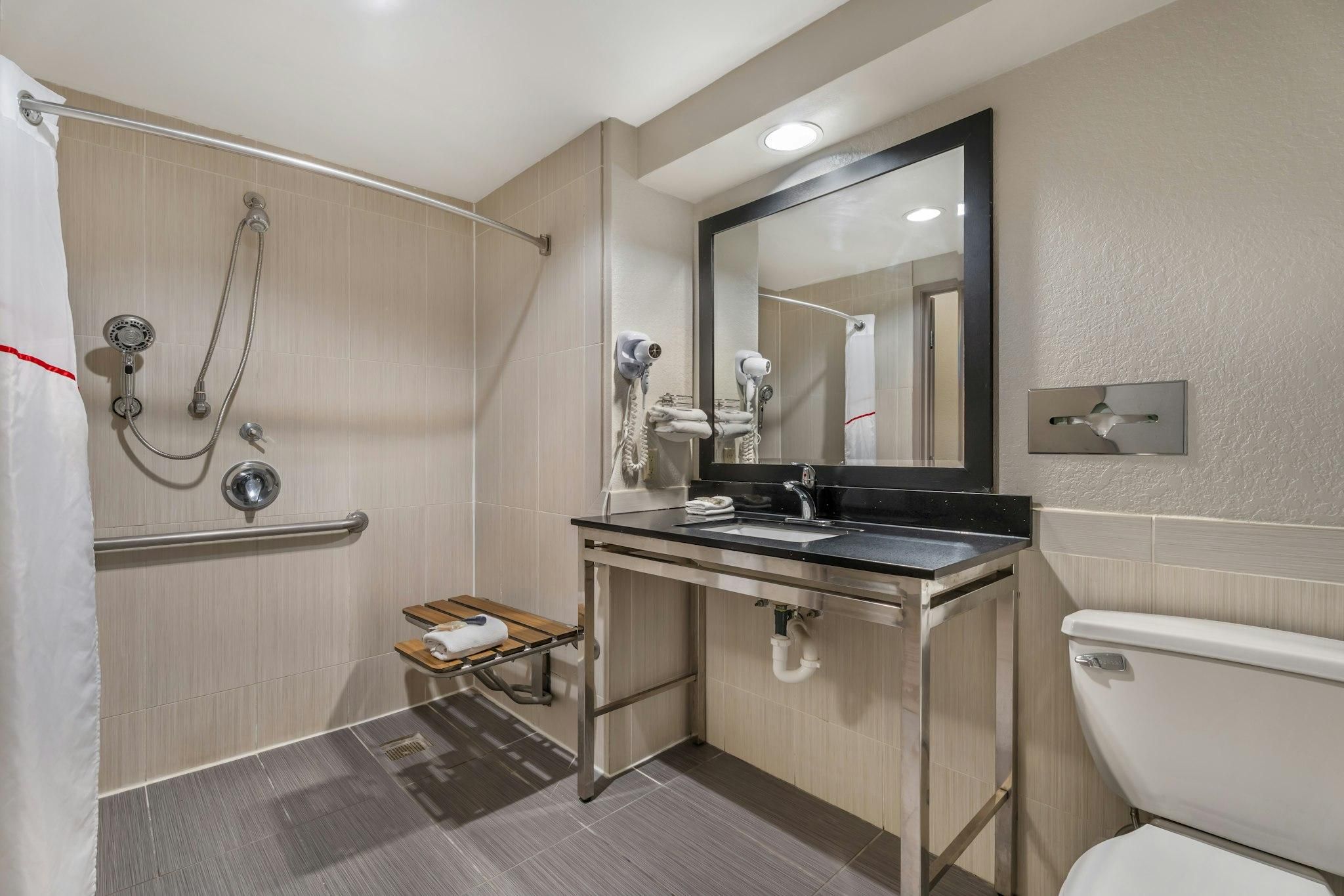 ADA Accessible Deluxe 2 Queen Beds with Roll-in Shower Non-Smoking