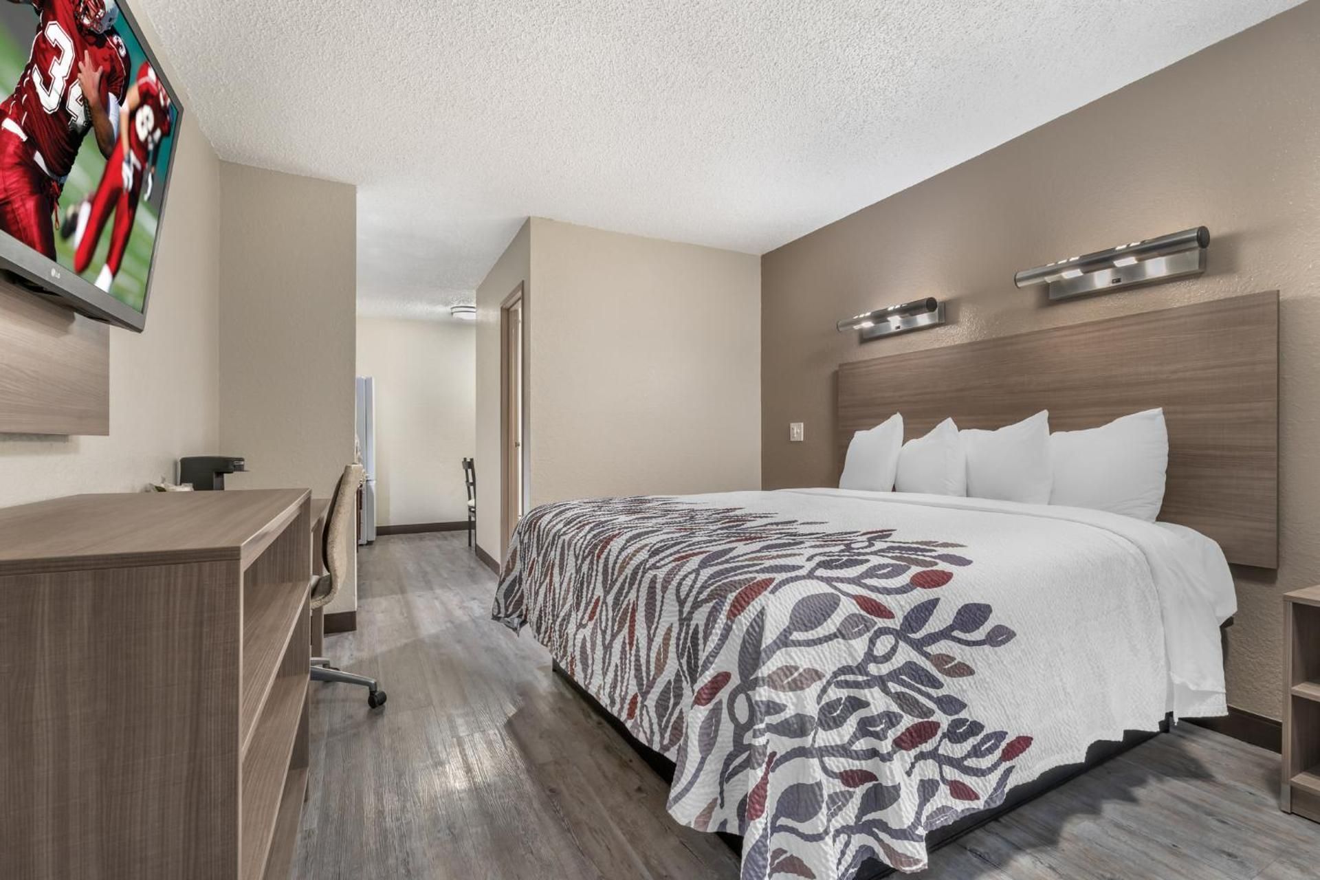 Deluxe King Bed Kitchenette Smoking