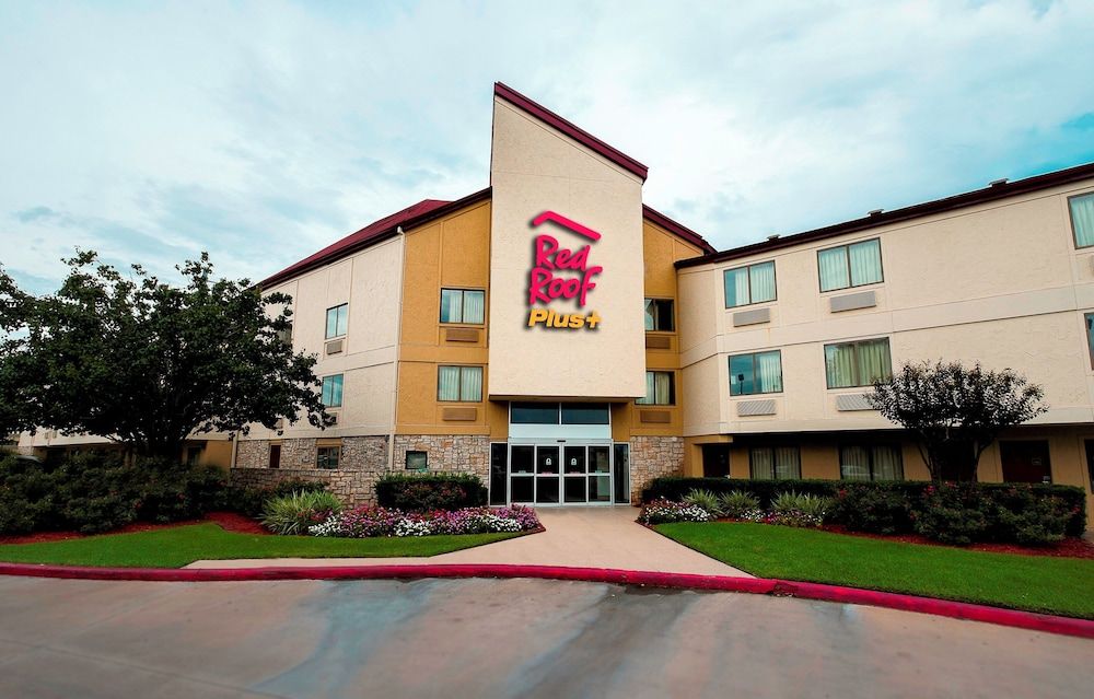 undefined Red Roof Inn PLUS+ Houston - Energy Corridor 3