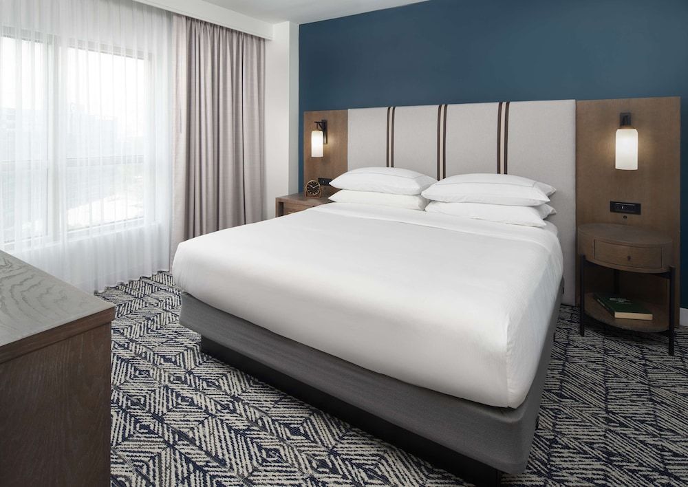 The Chifley Houston, Tapestry Collection by Hilton Suite, 1 Bedroom, Accessible (Roll In Shower) 5