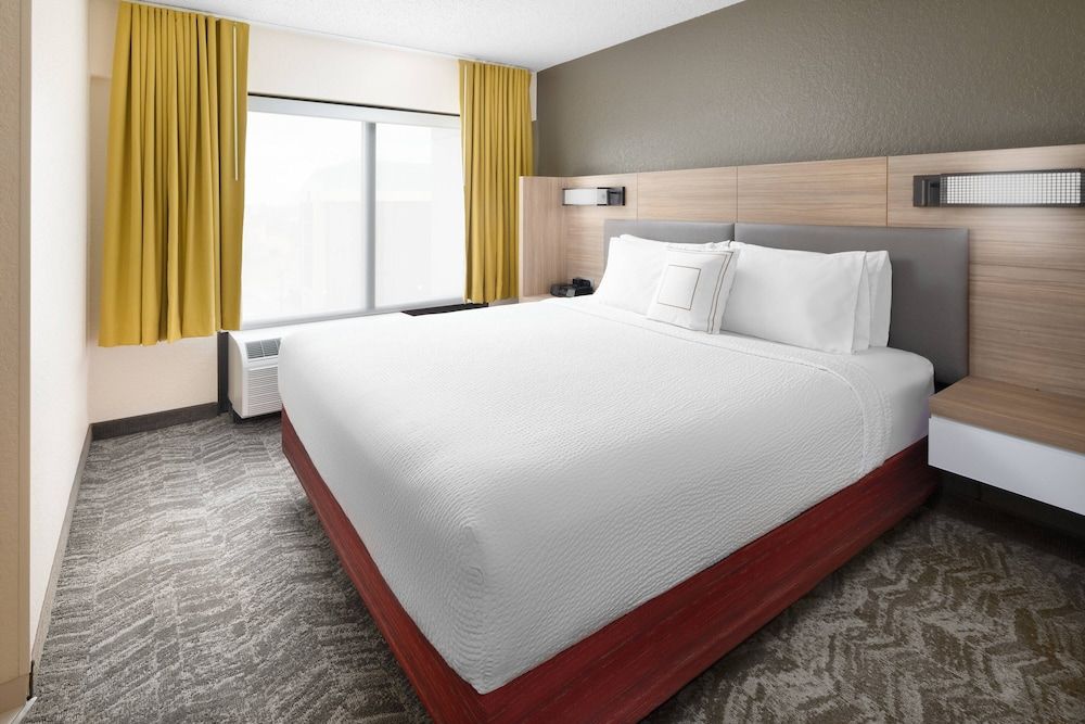 undefined SpringHill Suites Houston Hobby Airport 2