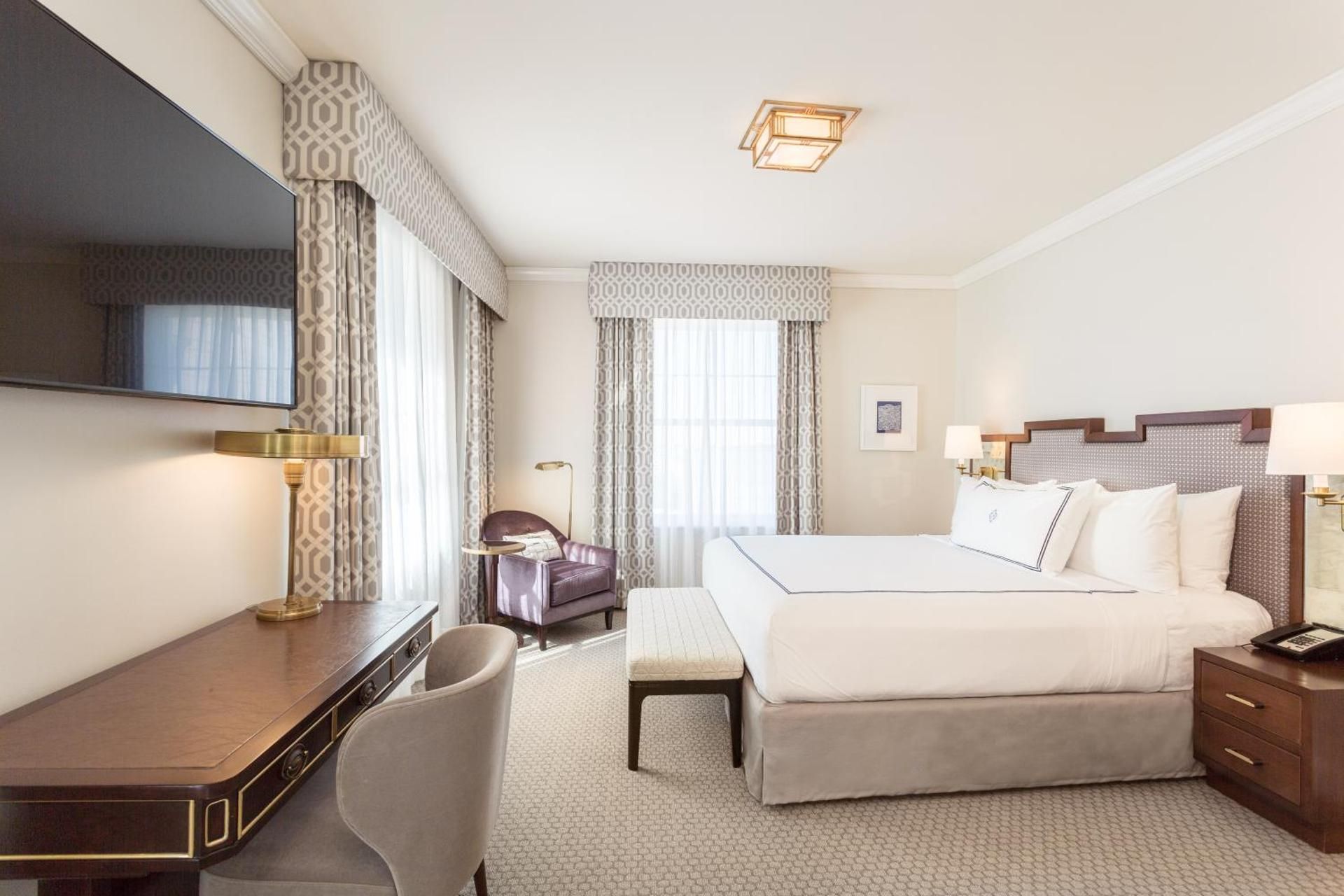 One-Bedroom Corner Suite