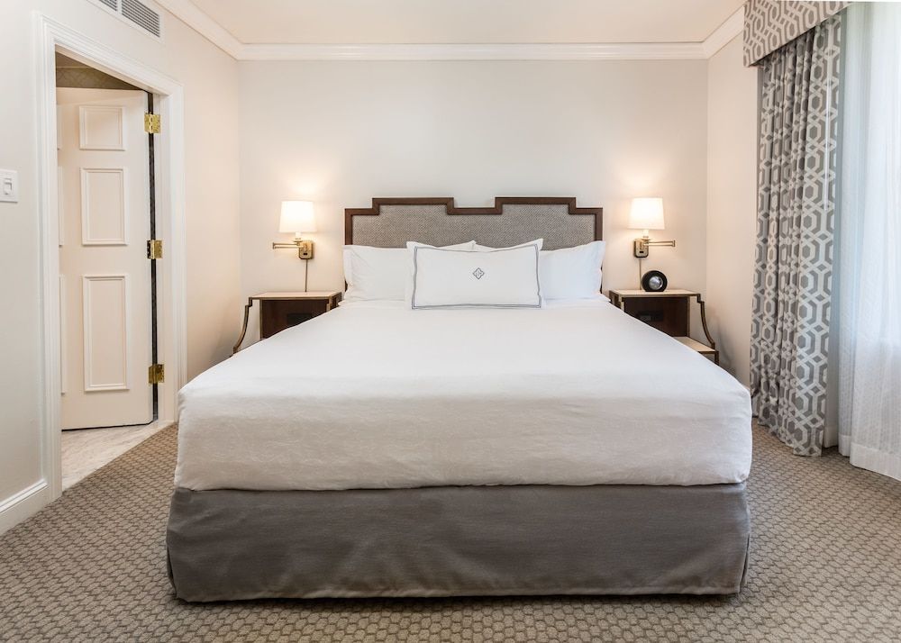 The Lancaster Hotel Room, 1 King Bed (Petite)