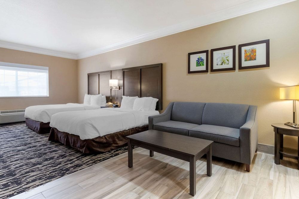 Suite, Multiple Beds, Non Smoking (Upgrade)